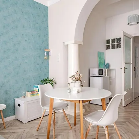 West Side Apartment *