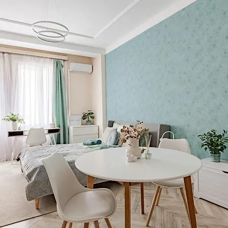 West Side Apartment *