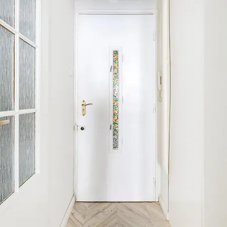 West Side Apartment *